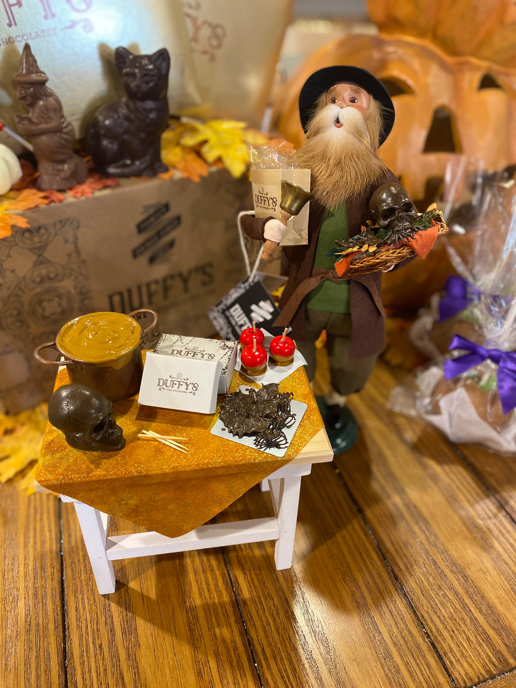 Byers' Choice Old Man Washburn & Halloween Table Set Exclusive